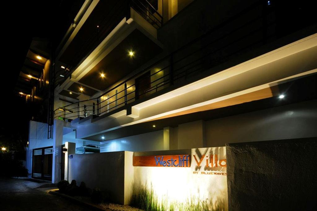 Bluewaves Westcliff Villa Balabag  外观 照片