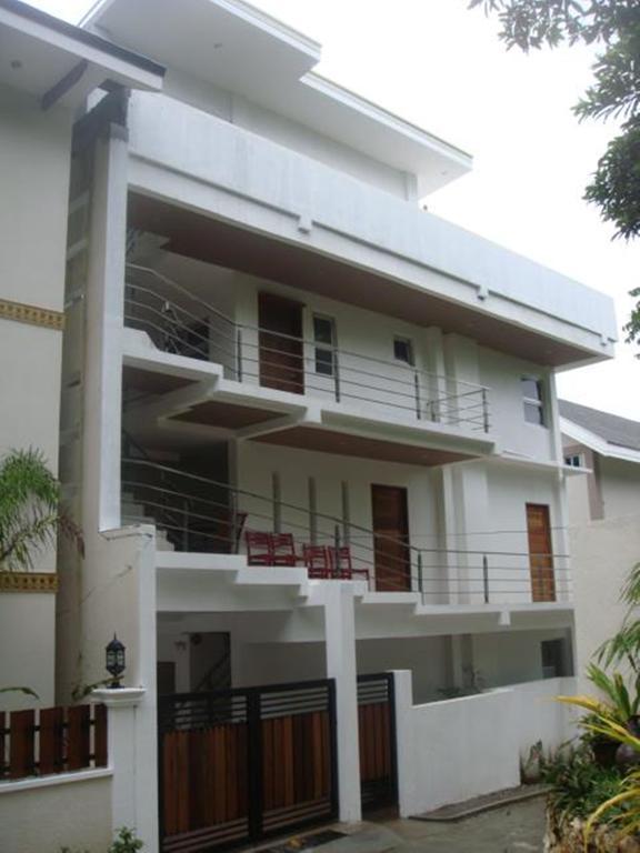 Bluewaves Westcliff Villa Balabag  外观 照片