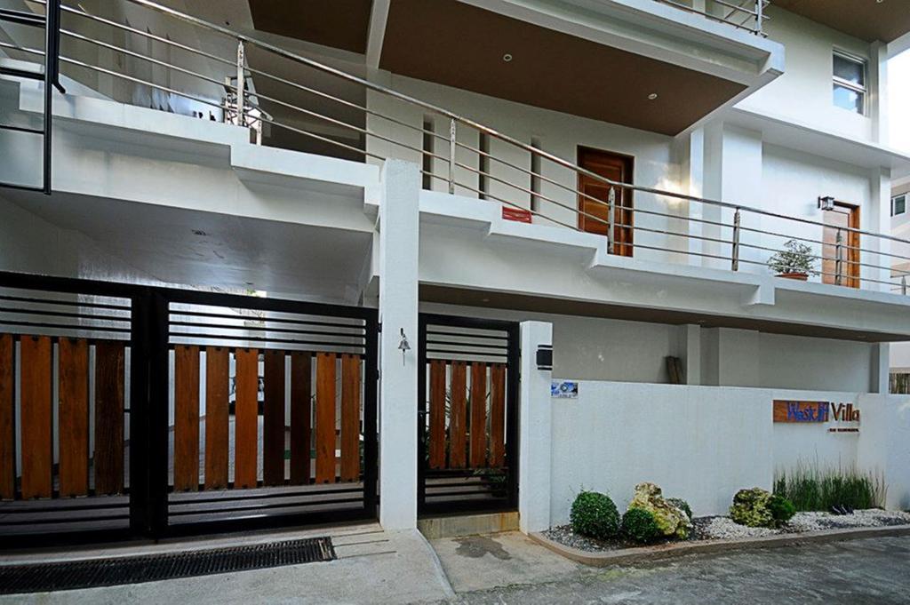 Bluewaves Westcliff Villa Balabag  外观 照片