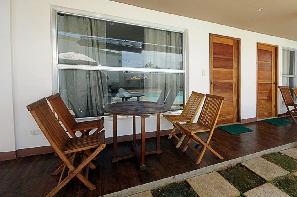 Bluewaves Westcliff Villa Balabag  外观 照片