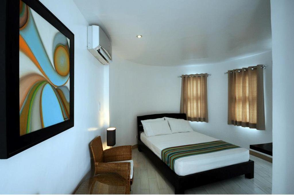 Bluewaves Westcliff Villa Balabag  客房 照片
