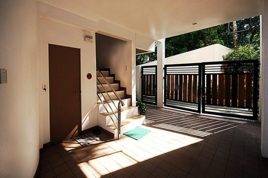 Bluewaves Westcliff Villa Balabag  外观 照片