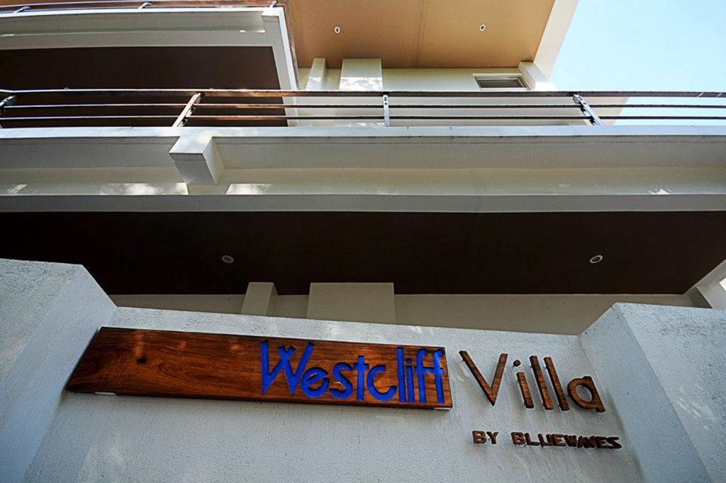 Bluewaves Westcliff Villa Balabag  外观 照片