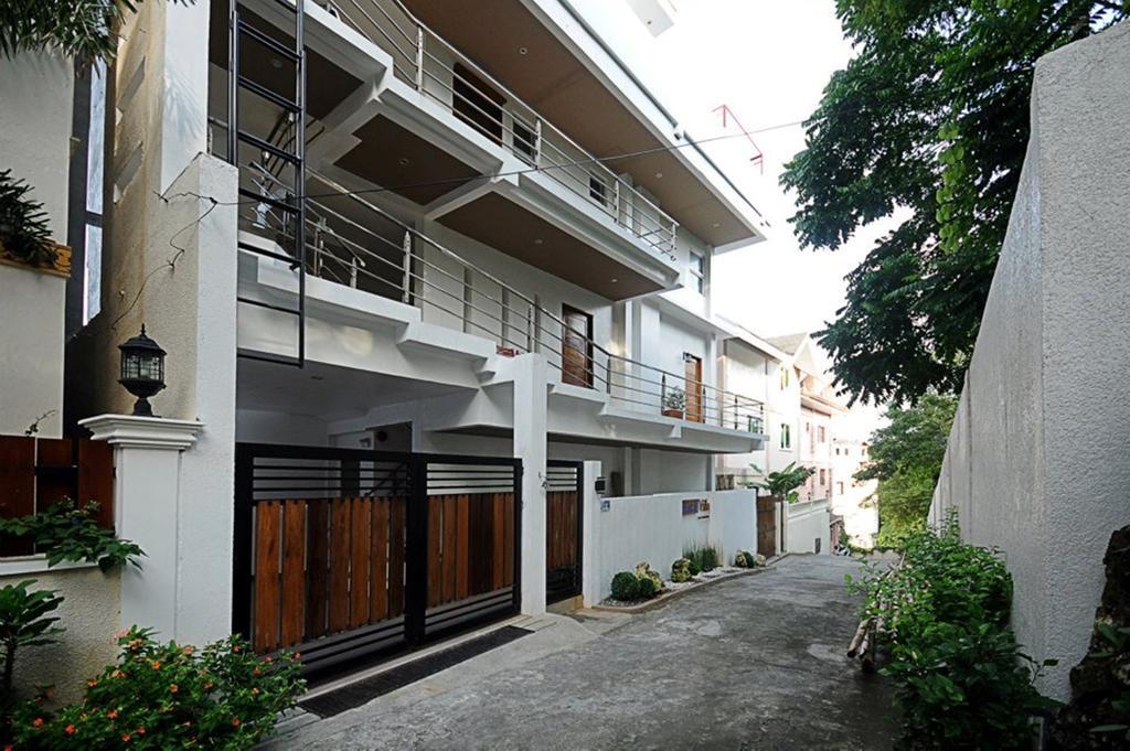 Bluewaves Westcliff Villa Balabag  外观 照片