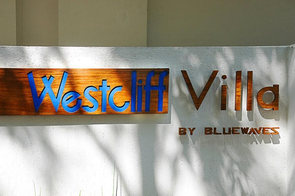 Bluewaves Westcliff Villa Balabag  外观 照片