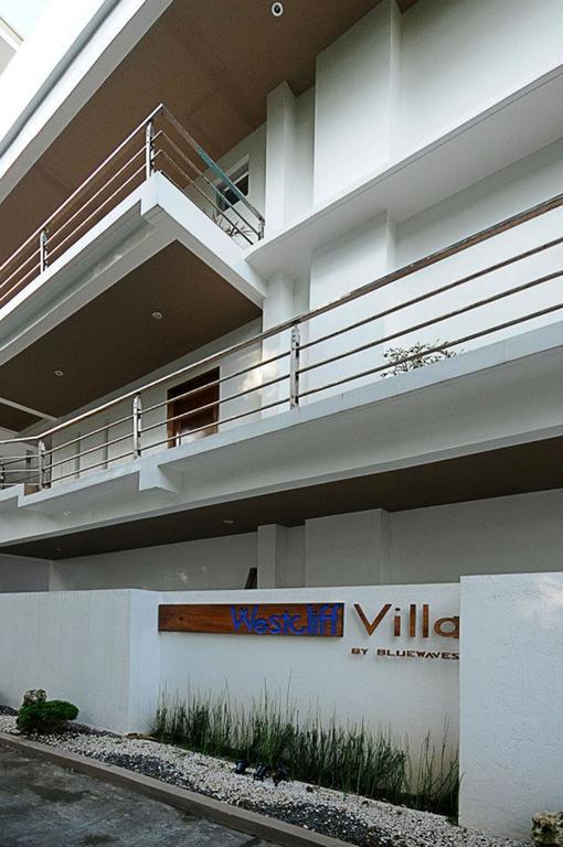 Bluewaves Westcliff Villa Balabag  外观 照片