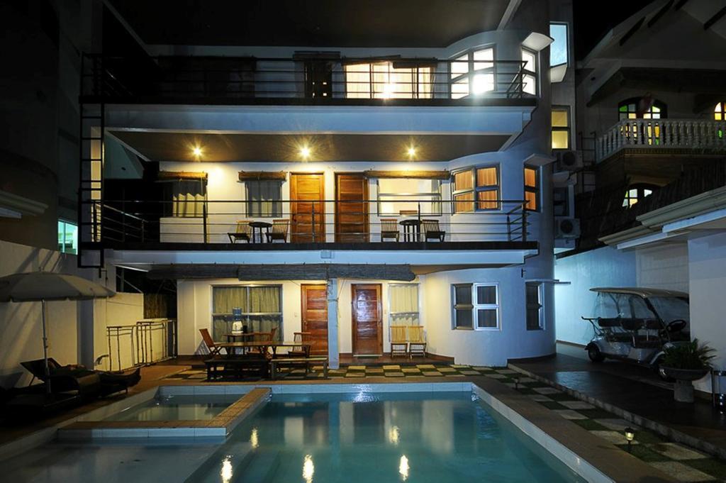 Bluewaves Westcliff Villa Balabag  外观 照片