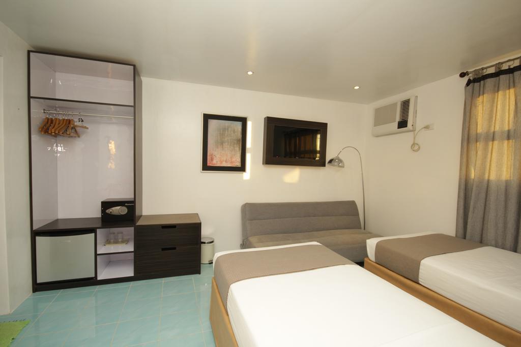 Bluewaves Westcliff Villa Balabag  外观 照片