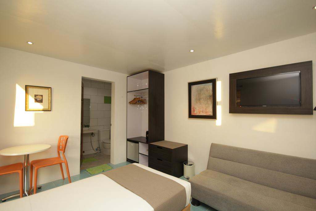 Bluewaves Westcliff Villa Balabag  外观 照片
