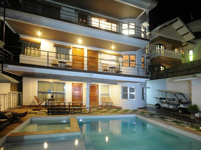 Bluewaves Westcliff Villa Balabag  外观 照片